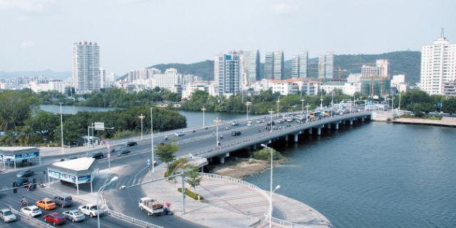 6月29日23时起,三亚月川桥采取交通管制
