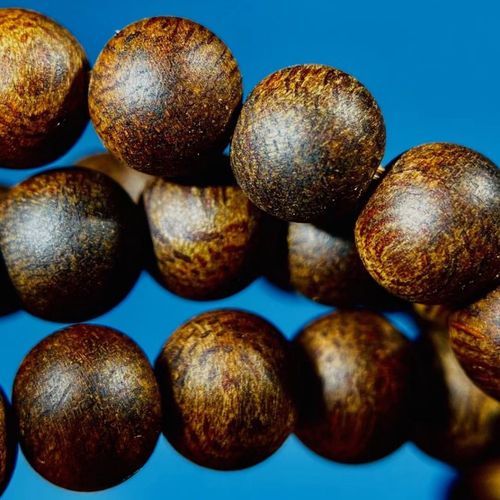 莺歌绿奇楠软油沉香手串念珠,0.6*108颗,重19.