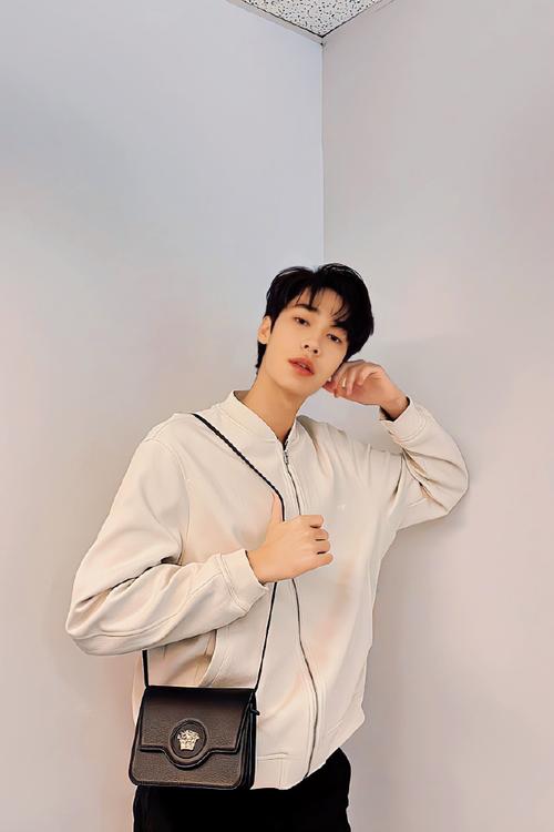 dew_jsu *图禁all |禁快转 *壁纸9p *拿图留言夸夸咱们小丢(*04︶