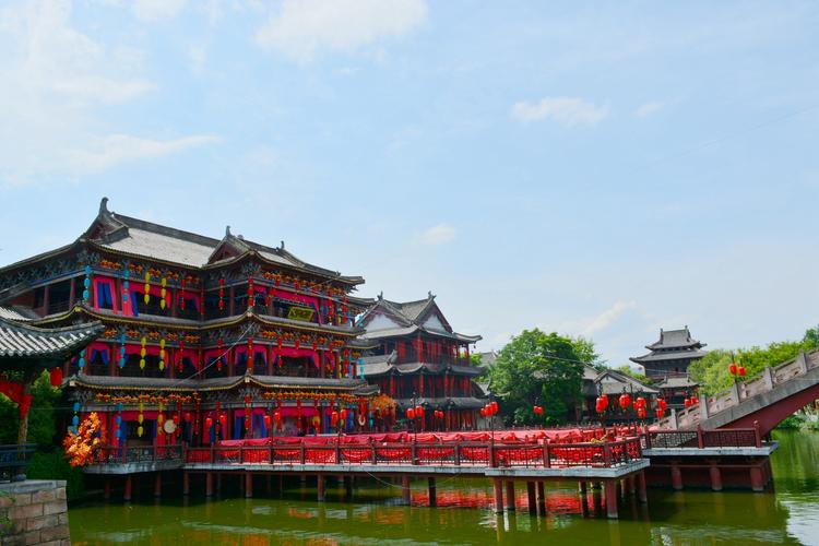 清明上河图人在画中游,横店虽"假"但光明正大"假"成5a景区