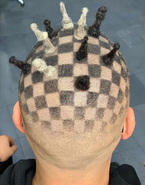 把秀发修成一副头戴式耳机?英国媒体汇总的奇葩发型让人不敢理发