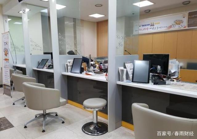 在银行的柜台及"弹性工作制"和"灵活的窗口"高峰时期,窗口的工作时间
