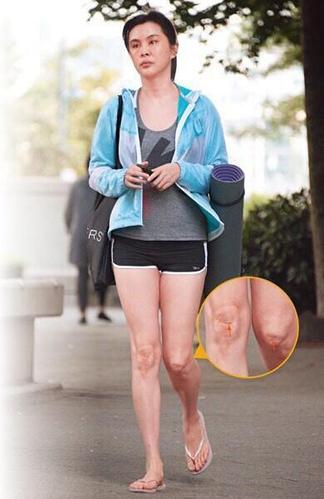 51岁王祖贤近照,面容老态变形显狰狞,现在过成了这般凄凉!