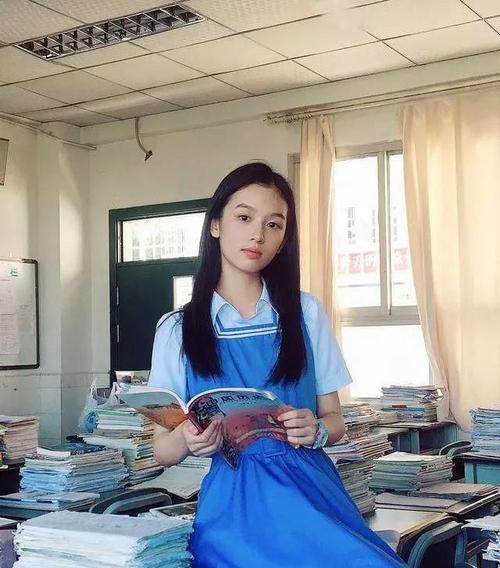 95后小花也有撞脸周也和张婧仪你分得清楚吗