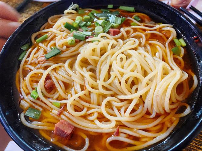 获嘉南关饸饹条_探店_蒜苗_美食_口感_面条