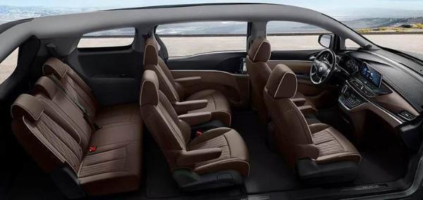 别克gl8陆上公务舱新增内饰配色 豪华配置提供舒适体验