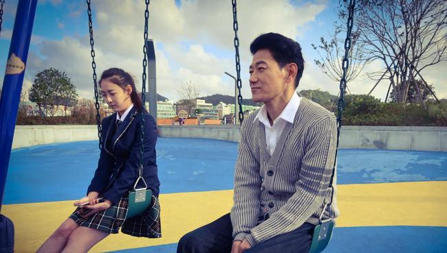 矢野浩二发文盼回中国拍戏,坚持让女儿入中国籍,为何如此爱中国