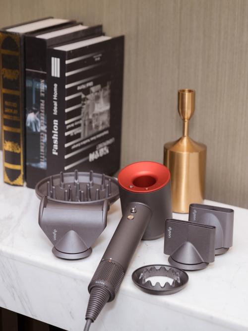 戴森吹风机中国红