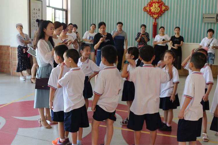尚格小学1701班福利院公益活动