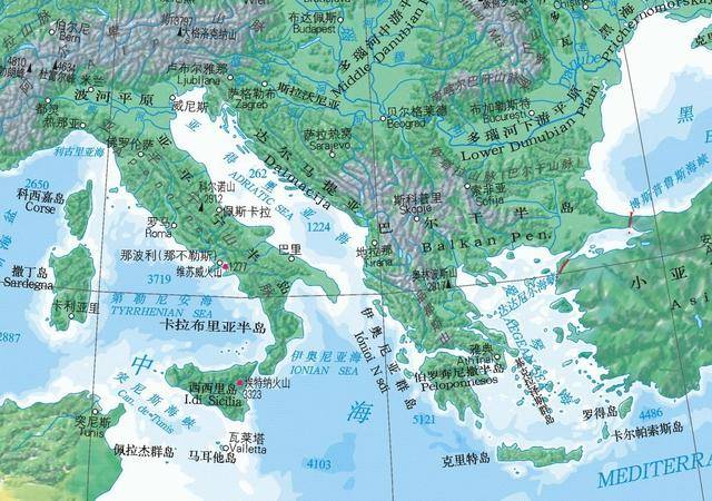 欧洲南部三大半岛:伊比利亚半岛,亚平宁半岛和巴尔干半岛