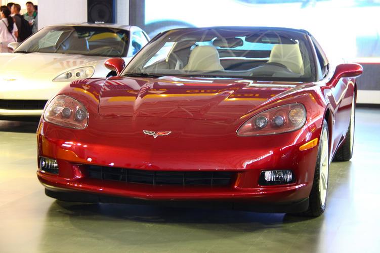 翅膀形的车标志是什么车?