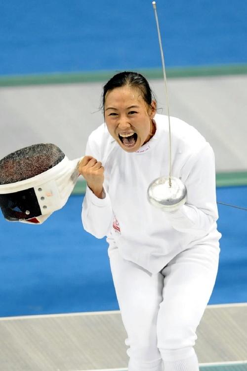 图文:辽宁获女子重剑团体冠军 辽宁李娜夺冠