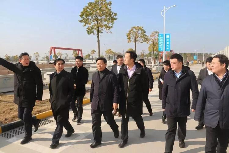 1月23日,区人大常委会主任魏久明,副主任洪保平 ,副区长余建军一行