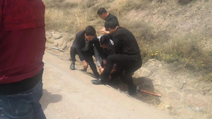 东乡公安成功打掉一贩毒团伙,抓获多名吸毒人员