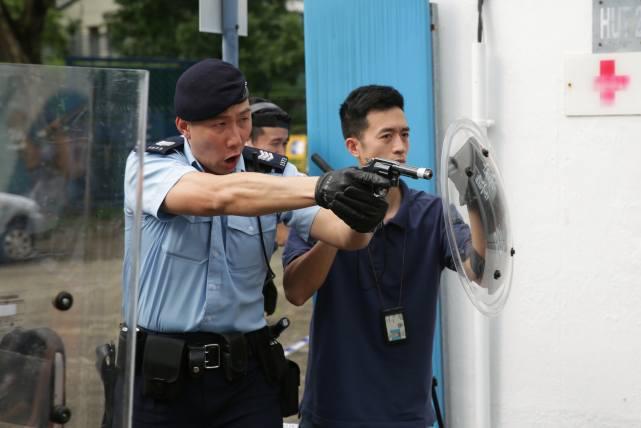 香港警察冲锋队和内地巡警哪个更厉害