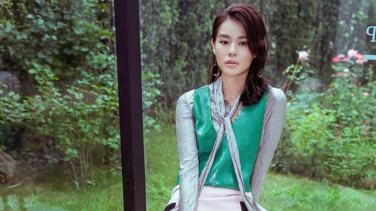 胡杏儿时尚杂志写真高清图片电脑桌面壁纸下载