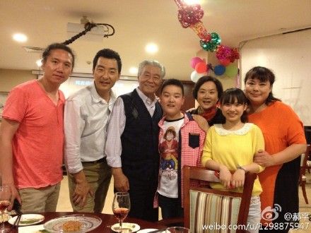 爸爸是条龙杀青了!两个多月的拍摄积攒了满满的友谊和感谢!