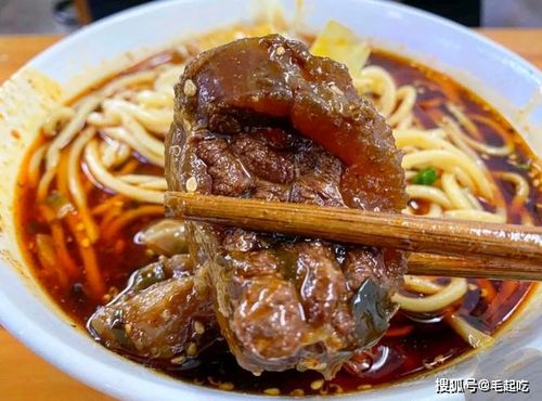 老重庆的"土豪"牛肉面!味道巴适,腱子牛肉大坨