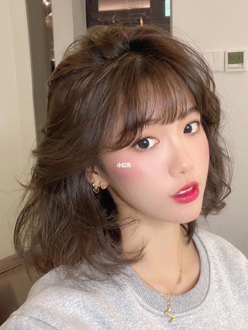 短发烫发_短发_烫发_发型_法式烫发_发型分享_时尚