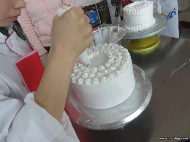 顶正培训生日蛋糕慕斯蛋糕裱花蛋糕做法学习