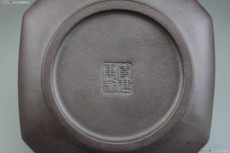 宜兴一厂紫泥八方紫砂壶(李建军款)(zxx140102-2)