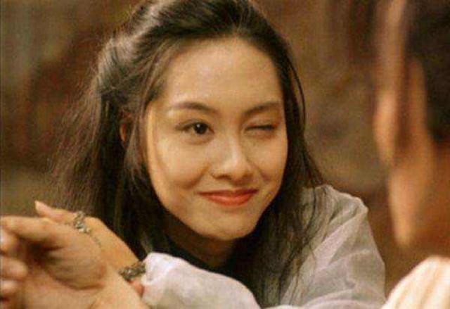 宝宝早起"抛媚眼"萌翻宝妈,宝爸随后的一句话,令宝妈