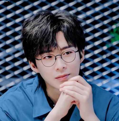 怎么样才能找到刘宇宁的大量高清帅照啊啊啊