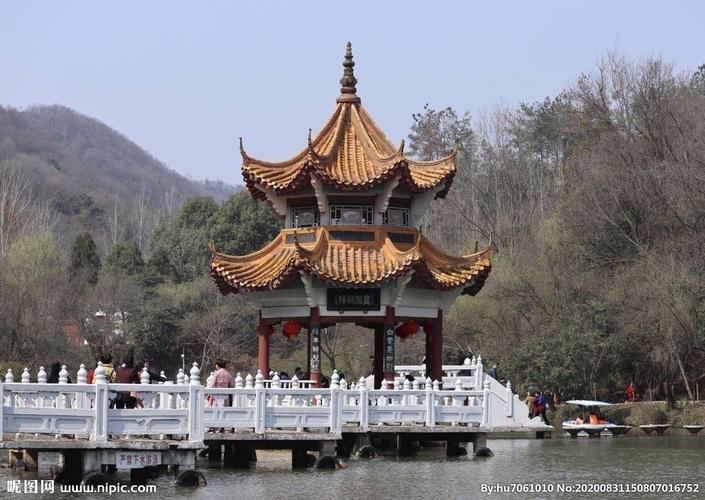 宜昌玉泉寺湖心亭图片