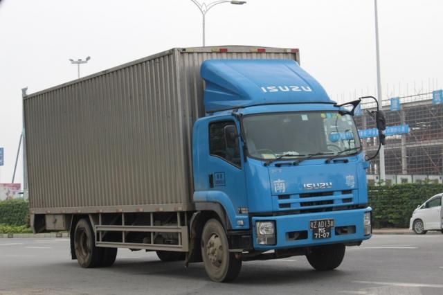 也是日系卡车为主珠海横琴口岸的澳门货车实拍