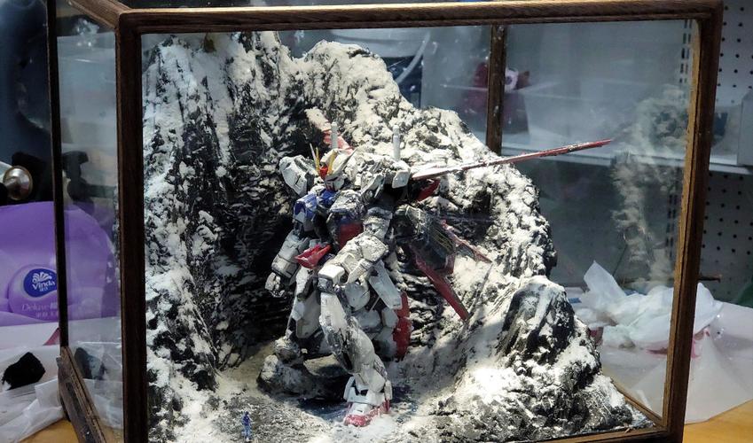 模玩控:雪地跪姿强袭高达模型场景作品,雪用的是面粉?