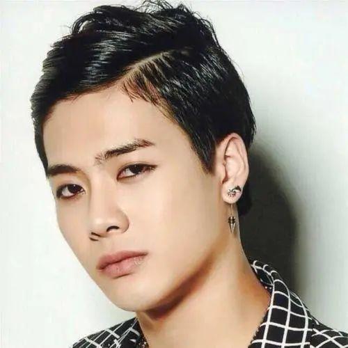 深度|王嘉尔的变"型"记