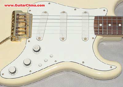 卷弦器换成了大fenderstratocaster(图四); fenderstratocaster吉他
