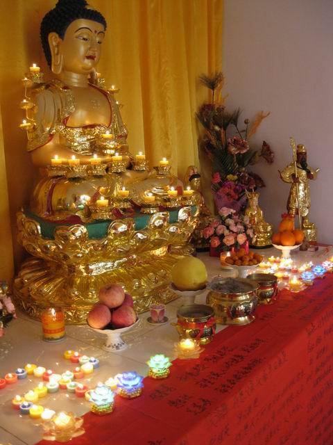 什么叫做供养三宝,有何功德?