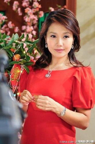 广东电视珠江台《630新闻》主持人徐洁,不但颜值高