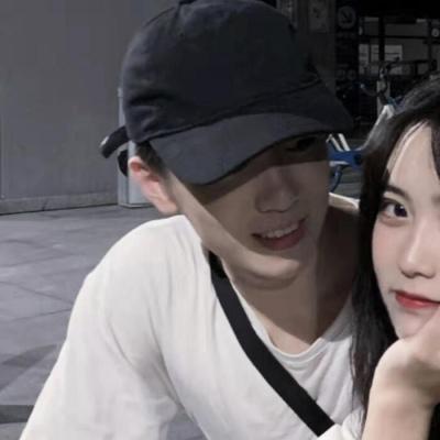 真人情侣头像一对两张