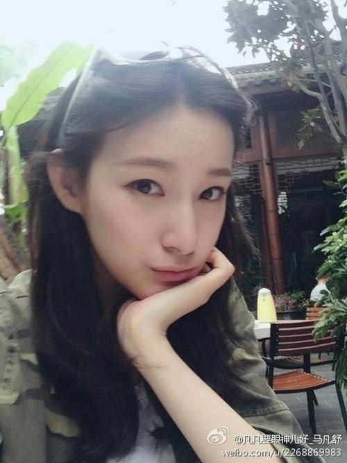 美女主播凡凡自曝近照