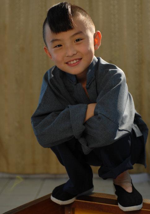  p>郑伟,2000年12月18日出生于北京市,中国内地影视男演员,就读于南京