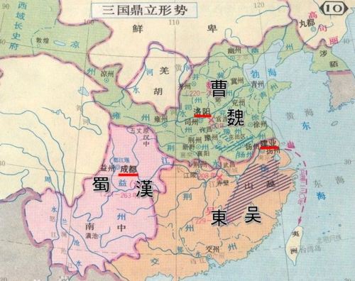 赤壁之战时,曹操被孙刘联军击败,奠定了三国鼎立的雏型.