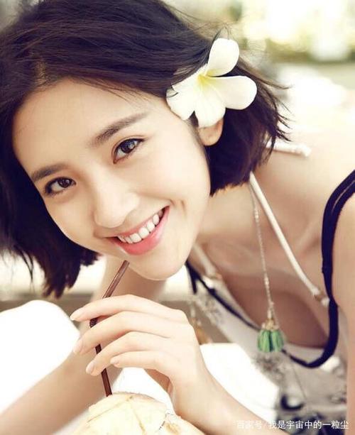 唐艺昕精美照片,甜美的笑容,治愈一天的不开心