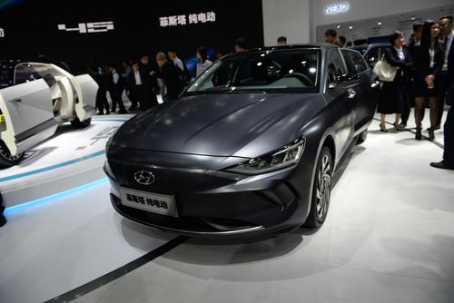 菲斯塔纯电动 预计月底上市  在去年的广州车展上,北京现代菲斯塔纯