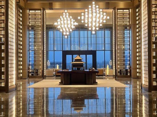 徐州绿地铂瑞酒店 豪华露台湖景房1晚(含早餐 下午茶)