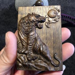 生肖虎四川金丝楠阴沉木木雕雕刻手把件挂件上山虎挂牌吊坠毛衣链