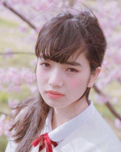 小松菜奈日本超人气美少女,高级厌世脸也可以甜美如初恋