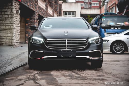 永不过时的黑白,奔驰e300变身黑武士