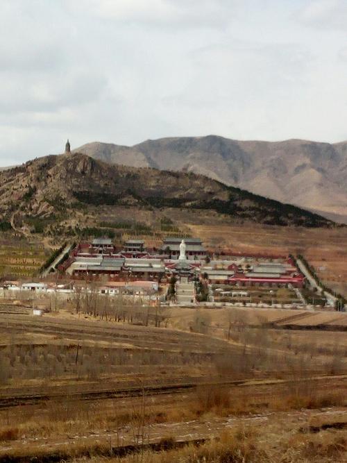 内蒙古自治区赤峰市元宝山区内环北路靠近幸福里宠物天气预报