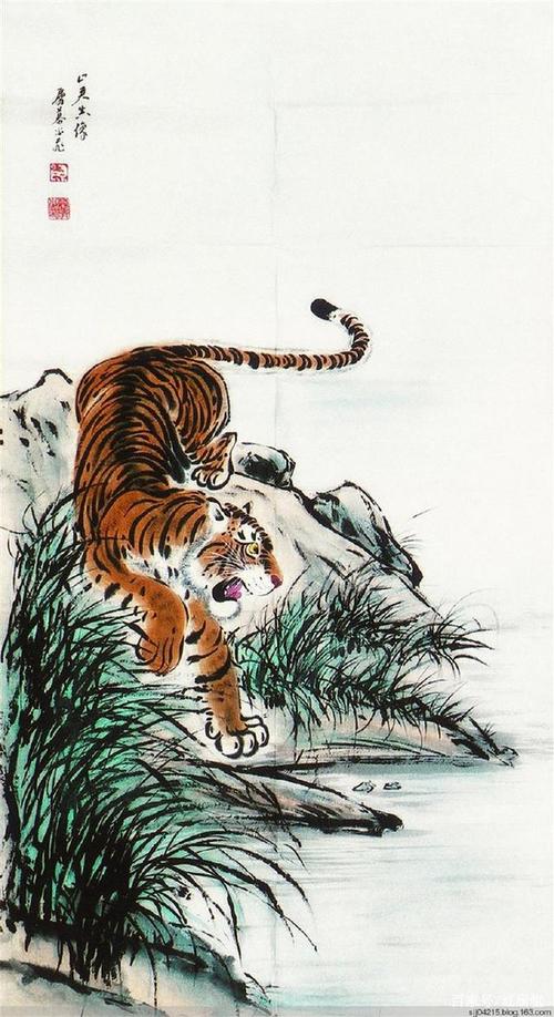 慕凌飞号称虎翁 看他笔下的老虎 虎虎生威画作 令人叫绝!