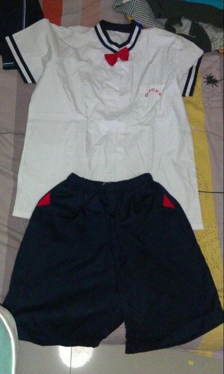 二手闲置国际城小学夏季校服男孩白短袖深蓝短裤四十