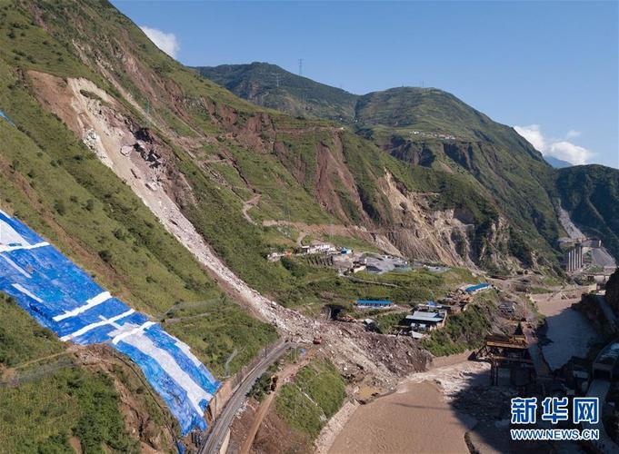 成昆铁路线四川甘洛县山体垮塌初步确认17人失联