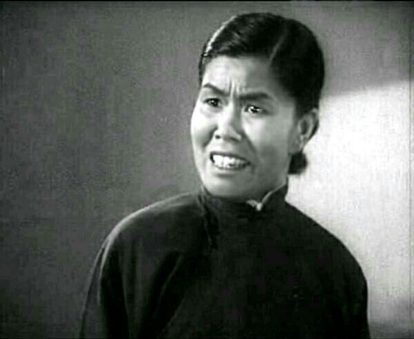   银环妈(杨华瑞饰)