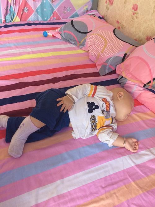 宝妈们,晒晒自己宝贝的睡姿只看楼主